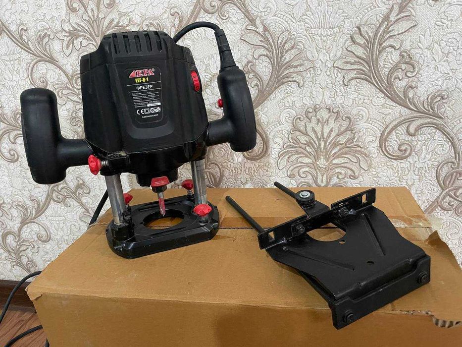 Продается пила торцовочная EPA ETP-1025-4, 1800 Вт Б/У И Фрезер EPA
