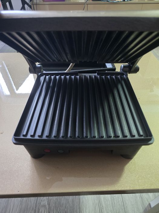 Grill electric ca nou