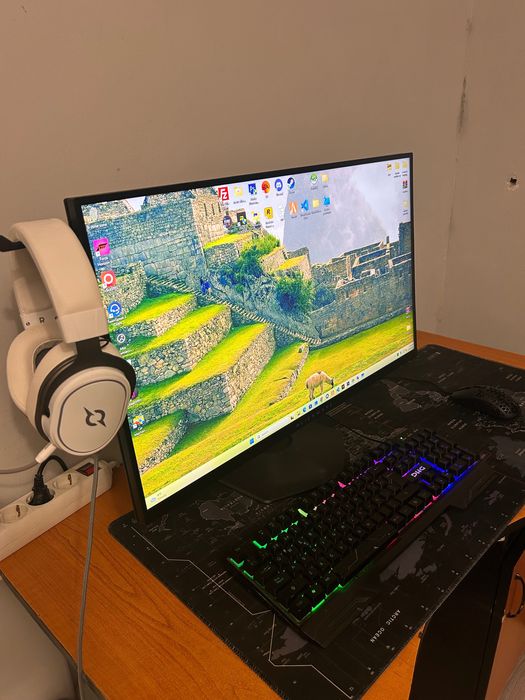 PC complet, Scaun+Birou CADOU!