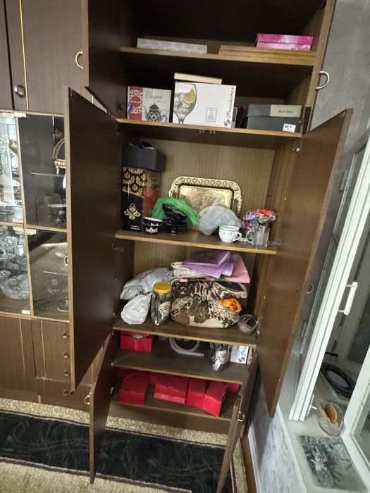 продаётся стенка с подставкой для телевизоора