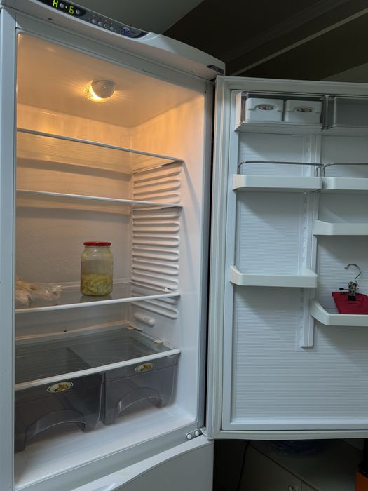 Продам холодильник