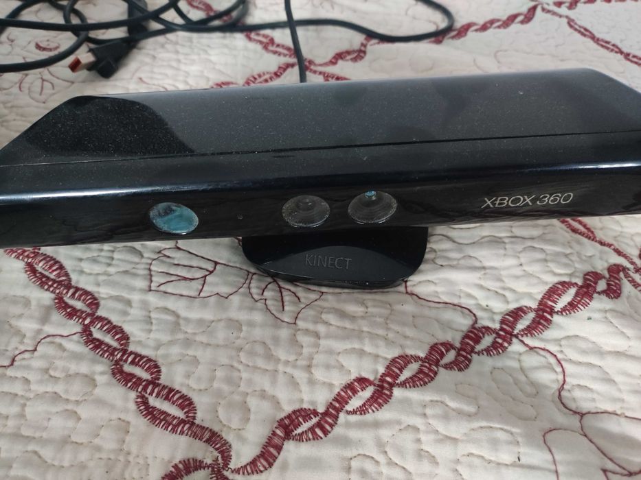 Vând Xbox 360 kinect