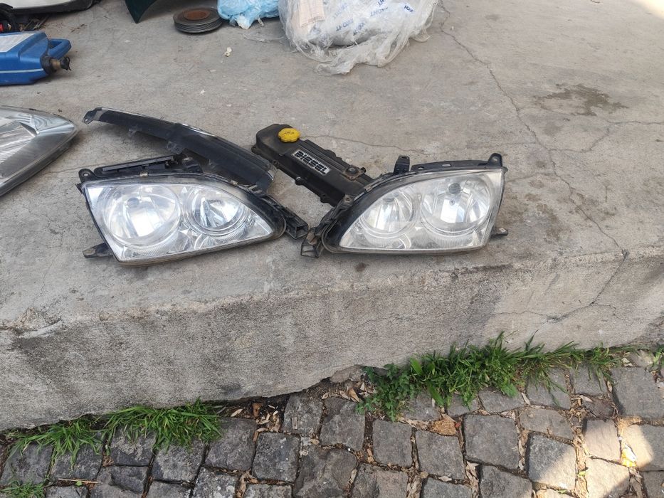 Фарове за toyota avensis 2001 година кристални