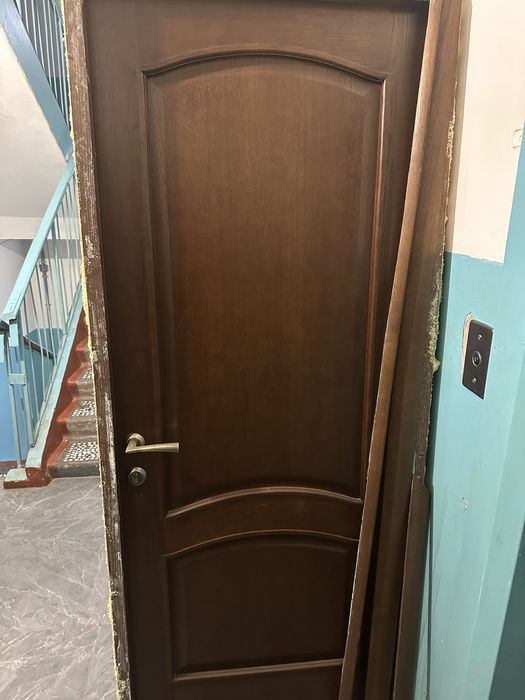 Входная дверь дерево