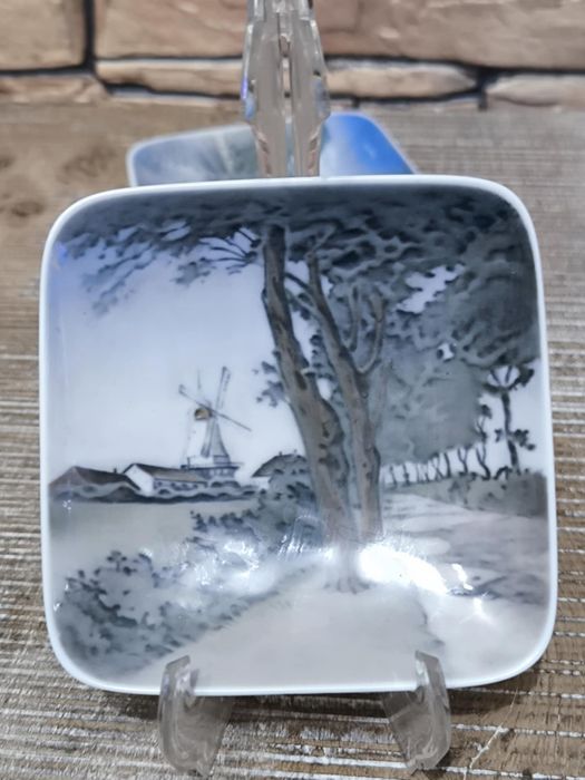 Малки чинии за стена