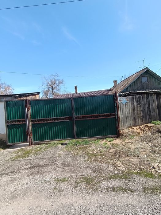 Продам дом в п. Долинка