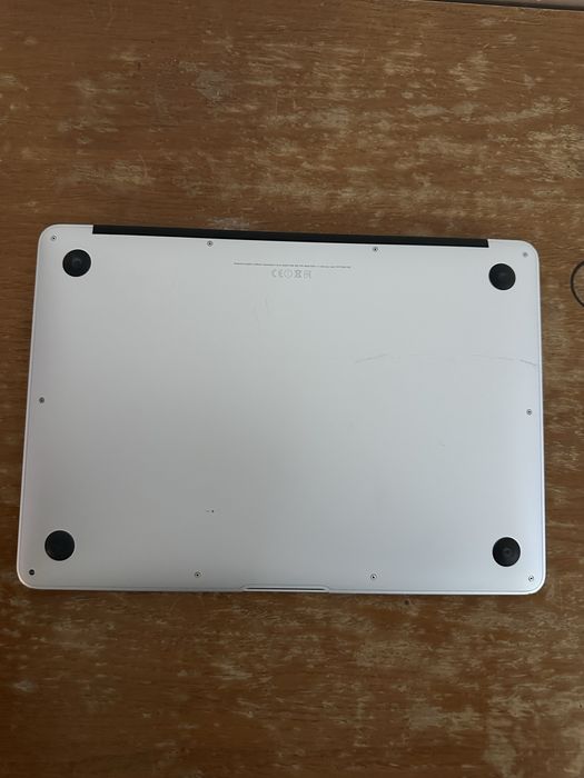 MacBook air model A1466