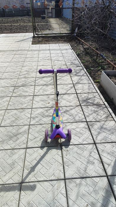 Продам самокат детский