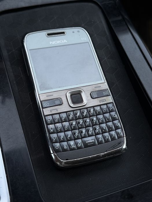 Nokia E 72 original qora