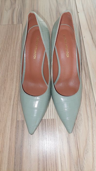 Тойға 1 рет ғана киілген