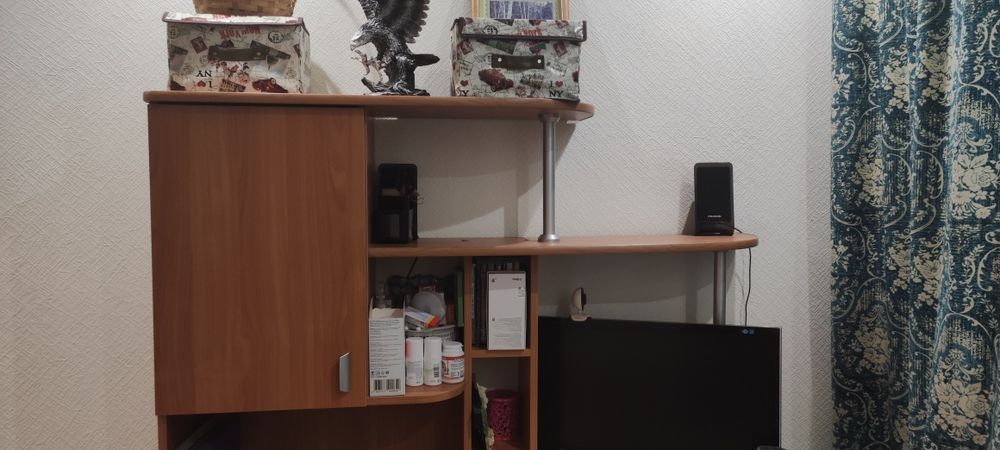 Компьютерный стол.