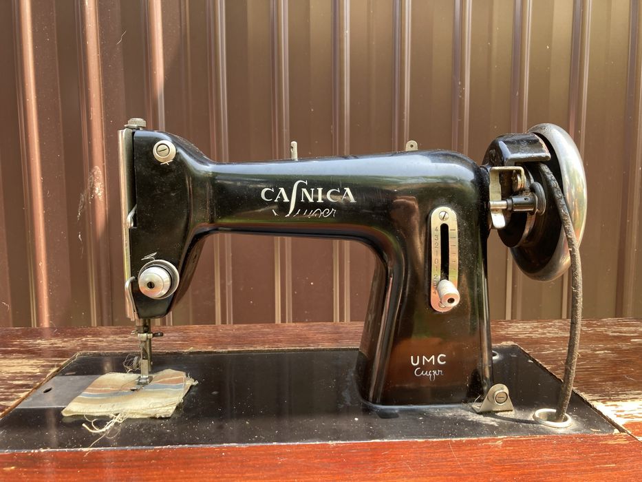 Mașină de cusut ILEANA profesională