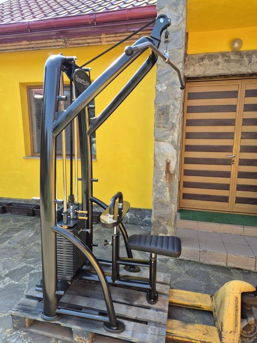 Helcometru/ Lat pulldown profesional  SportsArt !!!