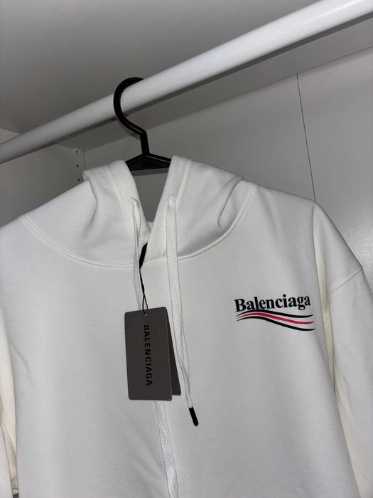 vand hanorac BALENCIAGA