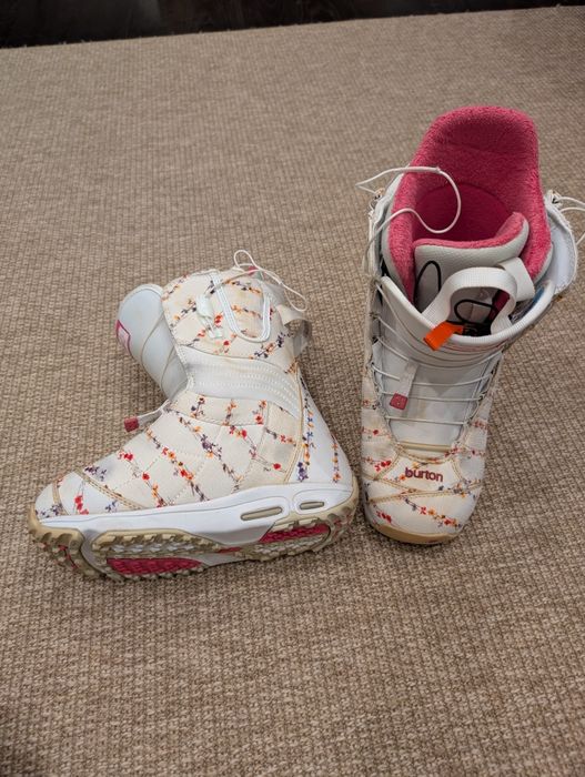 Boots Snowboard Damă Burton Emerald mărimea 38 (24 cm) - Model Floral