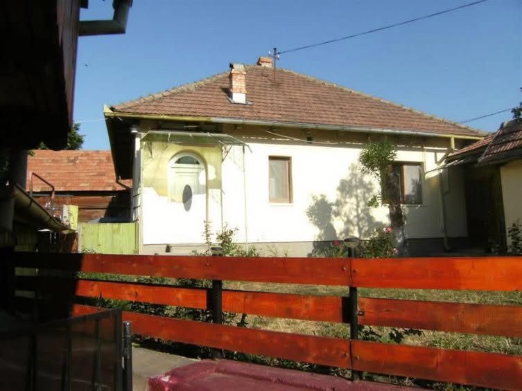 Vând casă în Asău