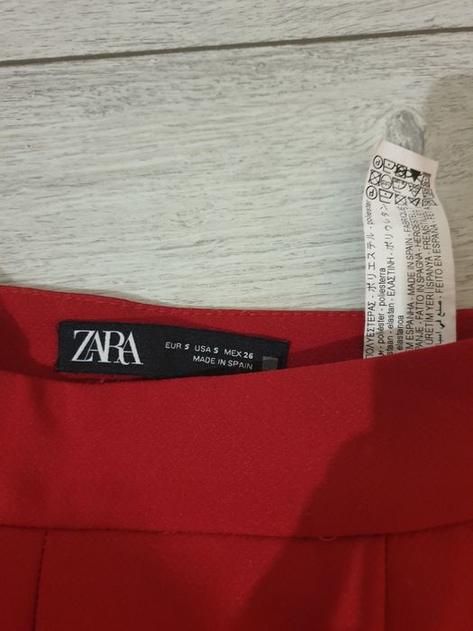 Pantaloni roșii S-M