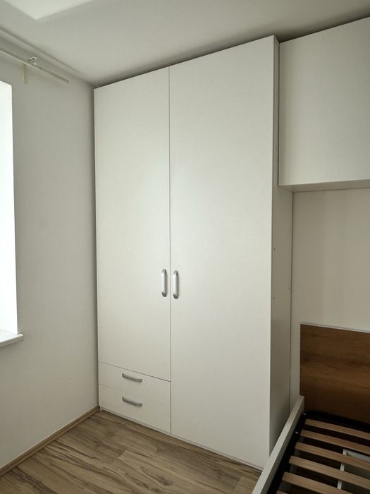 Vand dormitor cu dressing complet