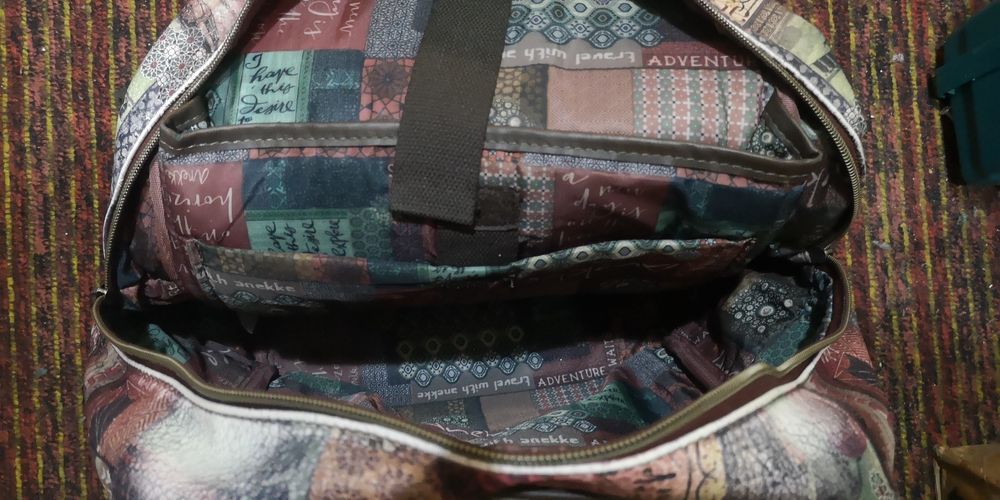 Рюкзак для школы кожаный. Для девочки.Привезли с