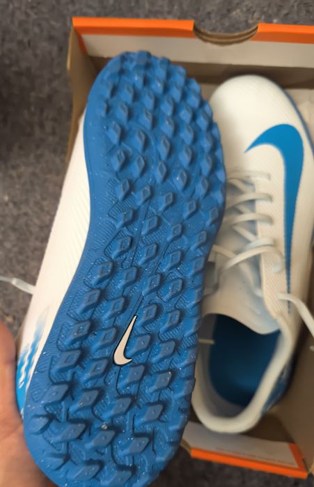 Футболни стоножки за изкуствена трева ,Nike Mercurial Vapor  16 -42,5