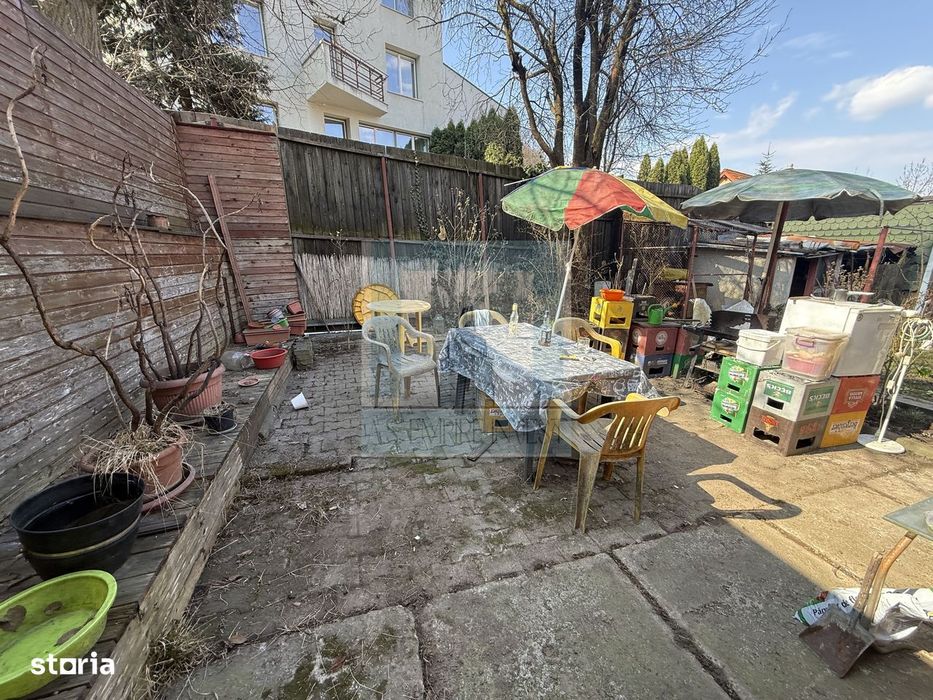 Apartament 3 camere,82 mp utili, la casa, singur in curte-zona Central