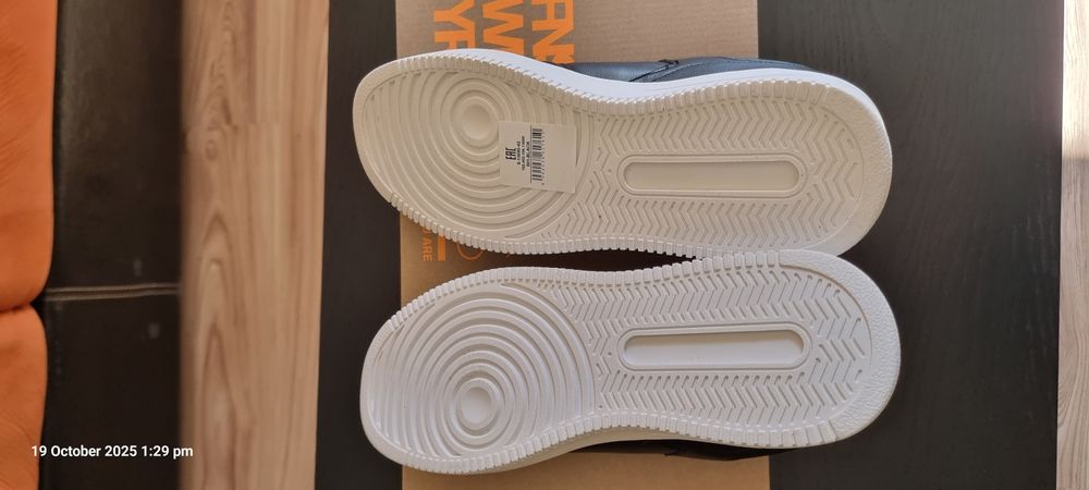 QS сникърси 43 черни нови