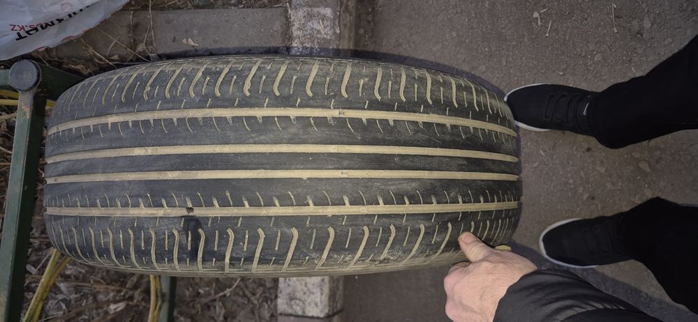 Продам две шины  Hankook