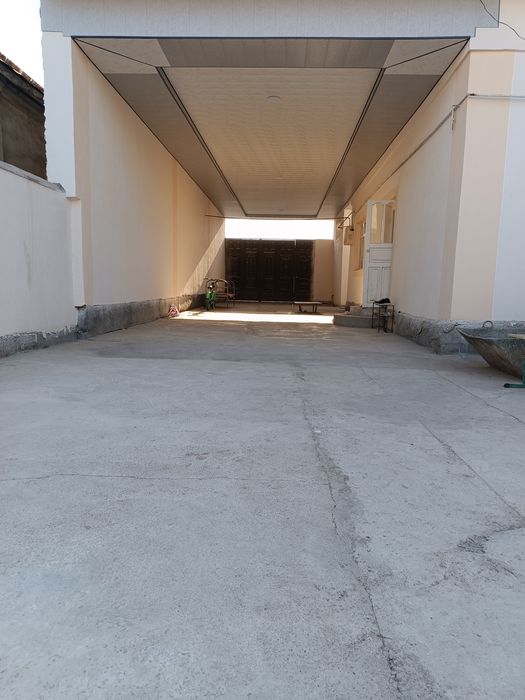 Интернатда ховли уй сотилади