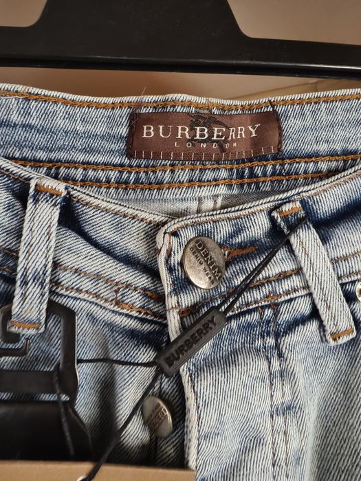 Дамски дънки Burberry 33 размер нови