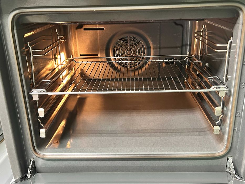 Фурна за вграждане с телескопи SIEMENS HB370560E (втора употреба) с гаранция