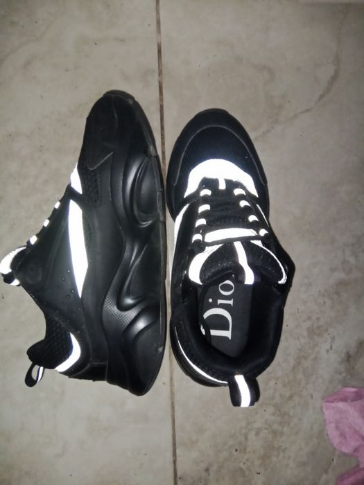 Продам DIOR B22 носил 3 раза