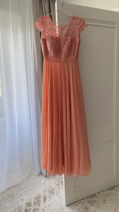 Продам платье для мероприятий и выпускного