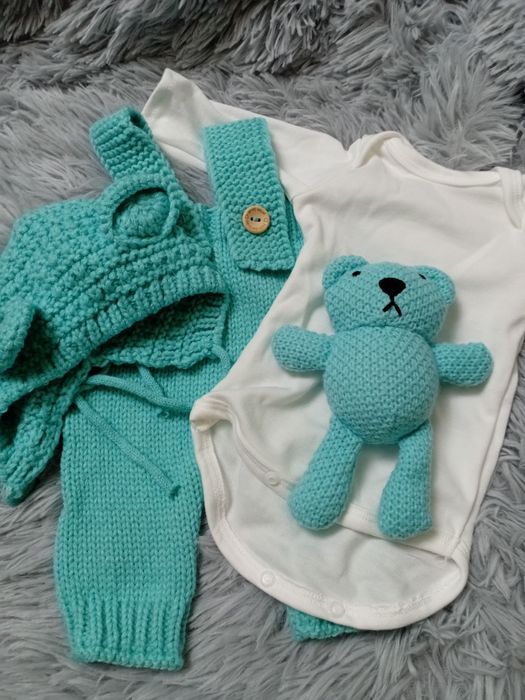 Костюмчик с игрушкой для куклы