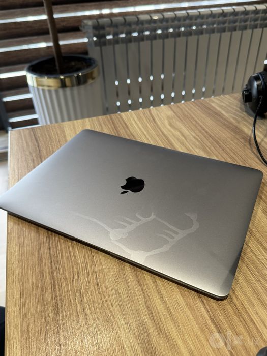 Macbook air m1 в хорошем состоянии