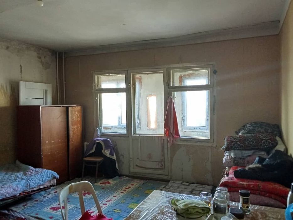 Срочно 1*2 хонали квартира сотилади