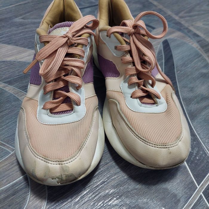 Продам кроссовки