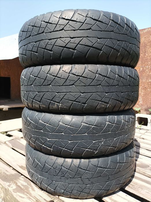 Шины  4 штуки, комплект.