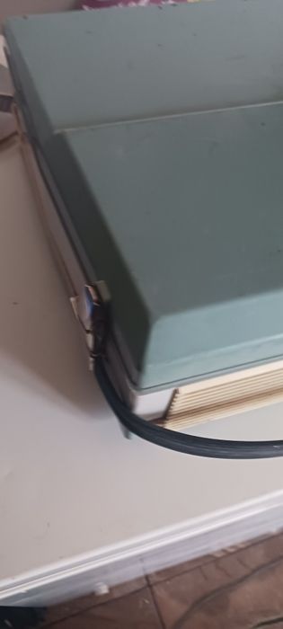 Vind magnetofon Tesla B4 vechi pt colectie