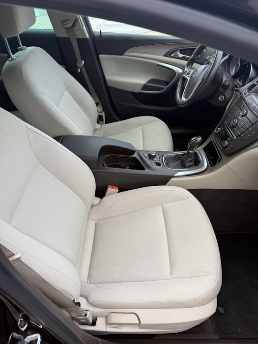 Opel Insignia  2.0 D. Manual