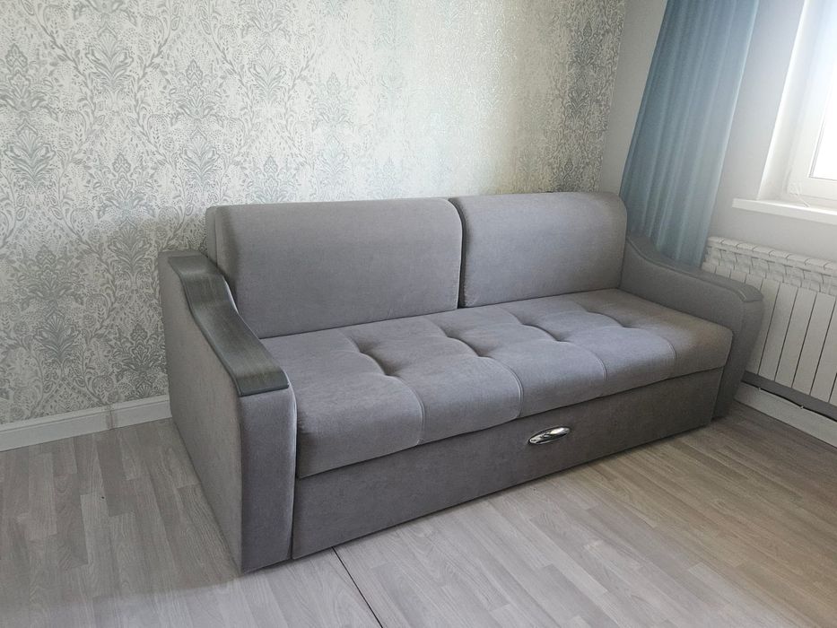 Срочно продам диван
