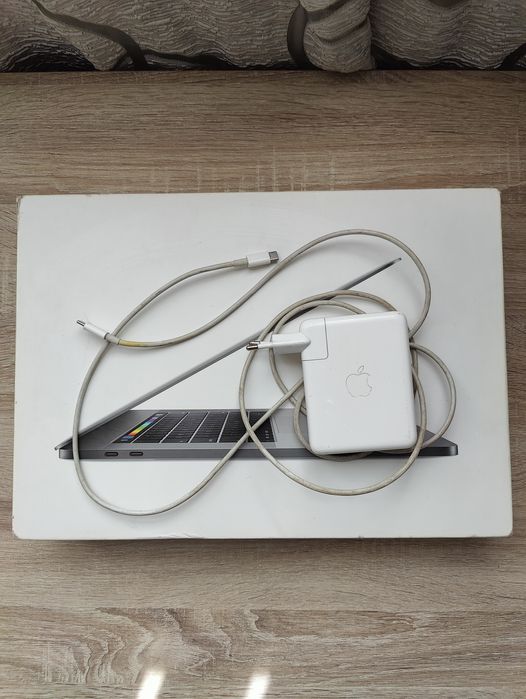 Apple Macbook Pro 2017 Retina i7