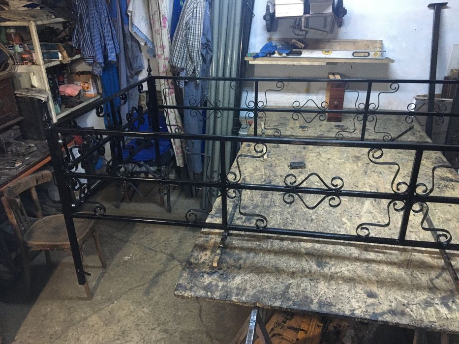 Grilaj mormant simplu sau dublu