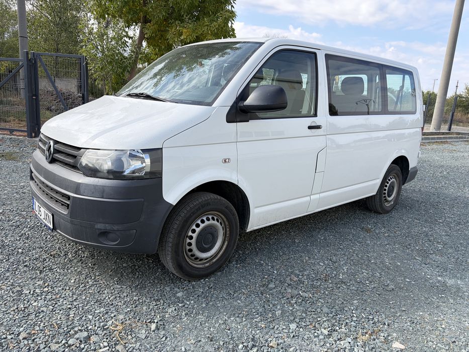 VW Transporter T5 (2011) 8+1 locuri - ideal Familie/Transport
