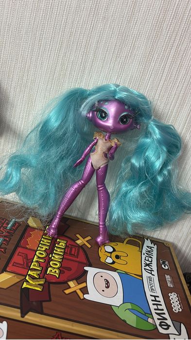 Нови старс кукла