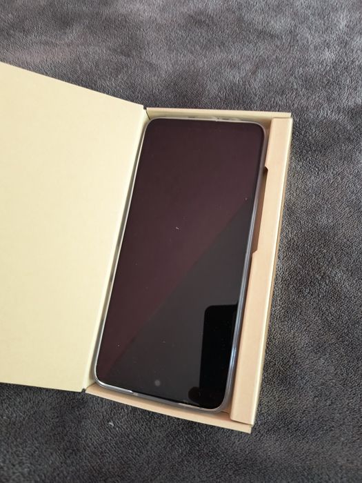 Moto G 35 нов мобилен телефон