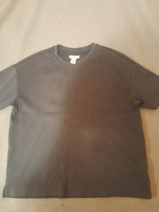Тъмно сива тениска