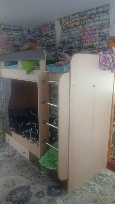 Продам 2х ярусную кровать