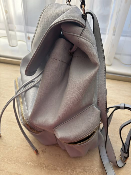 Дамска раница Guess