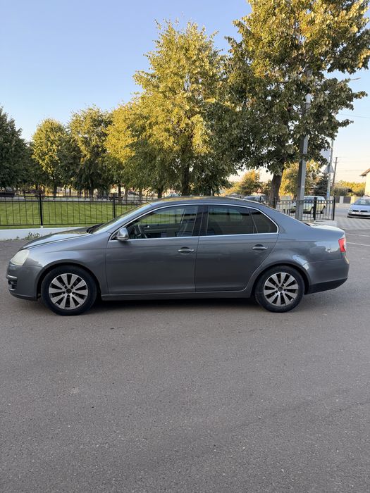 Volkswagen Jetta 2007 diesel, 2.000 € — imagine 3