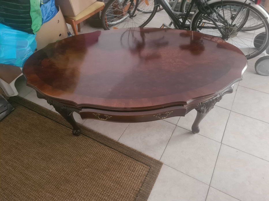 Masuta de salon antica stil baroc